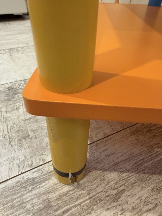 Детска етажерка “Весели моливи”