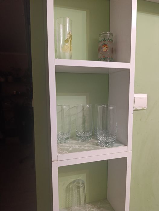 Кухня, маса и столове