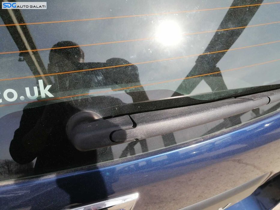 Brat Lama Stergator de pe Luneta Geam Sticla Hayon Haion Portbagaj Dacia Logan 2 MCV 2012 - 2016