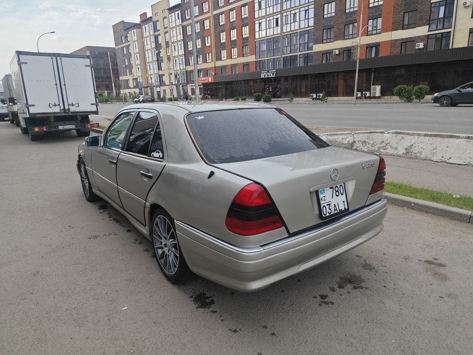 Mercedes-Benz c280