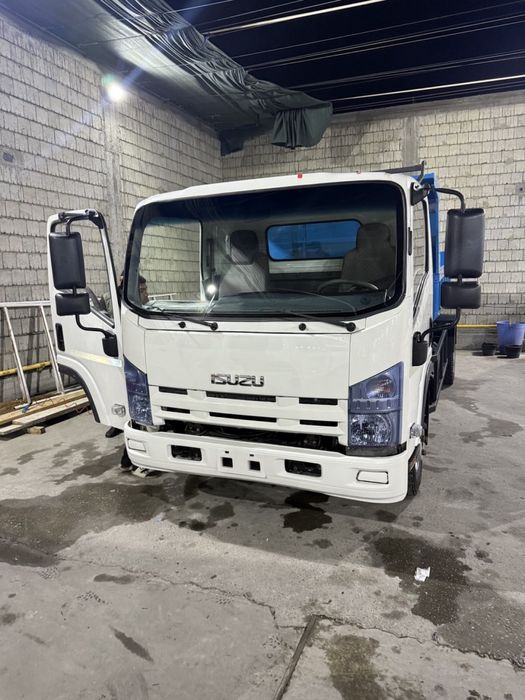 Isuzi centr.  Isuzi zapchast yapon peregon kabina mator rama