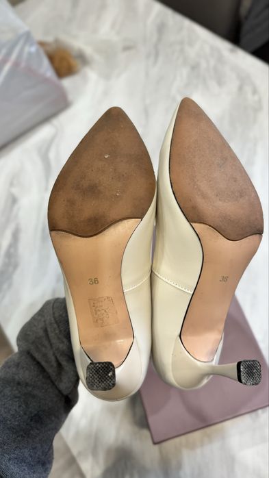 Туфли светлые на удобном каблуке