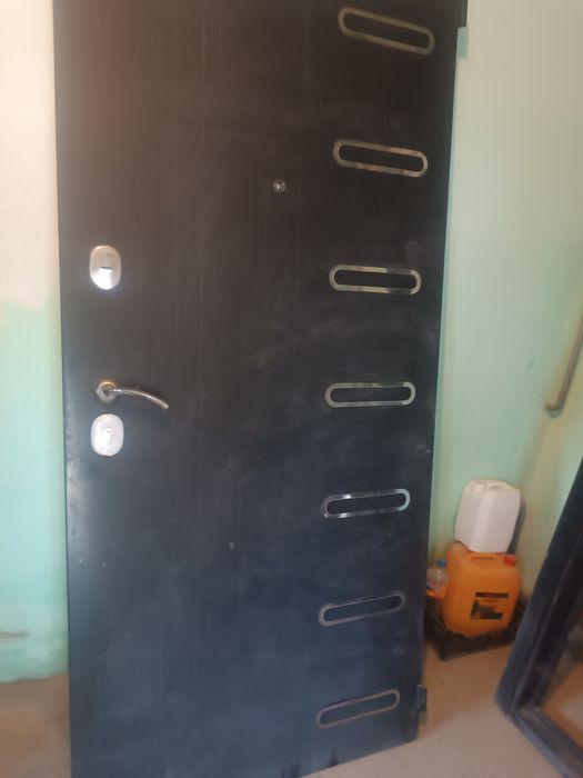 Бу есiк выходной жагдайы тема