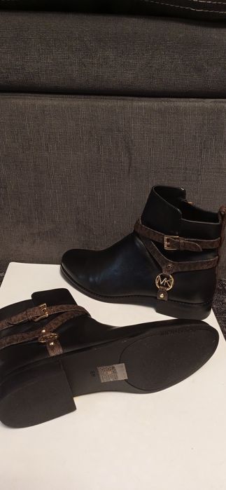 Ботинки MICHAEL KORS  сапоги туфли обувь.