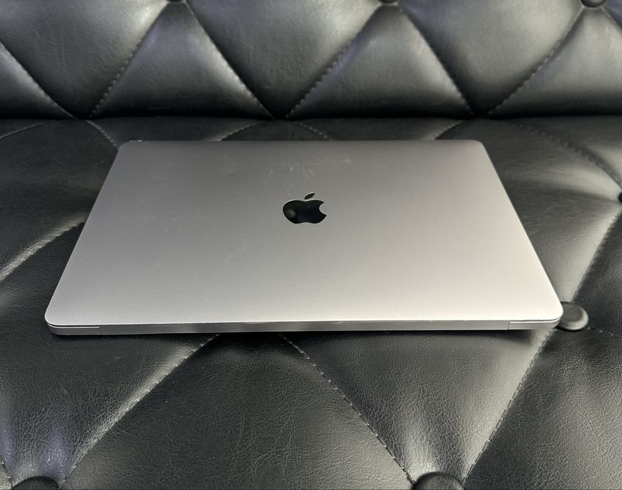Apple MacBook Air 2020 в хорошем состоянии