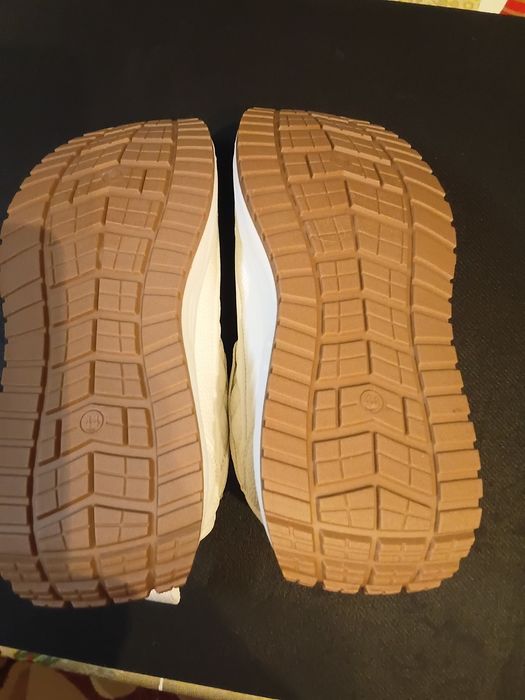 Продам мужские кроссовки