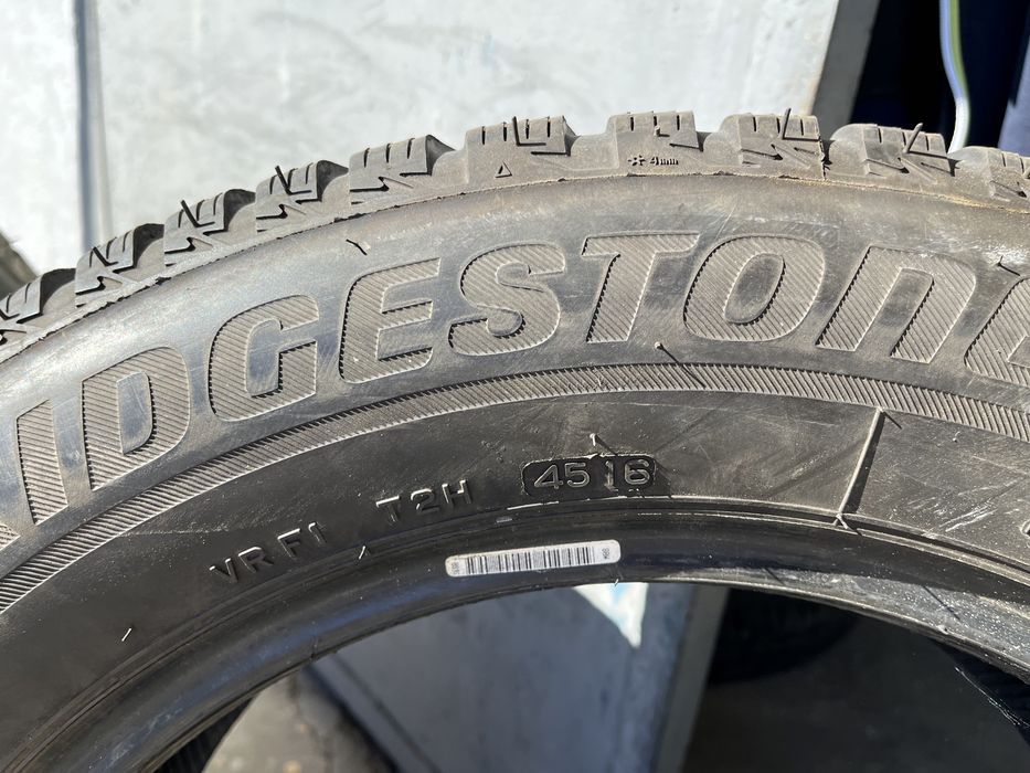 4 бр. зимни гуми 215/60/16 Bridgestone DOT 4516 5-5,5 mm