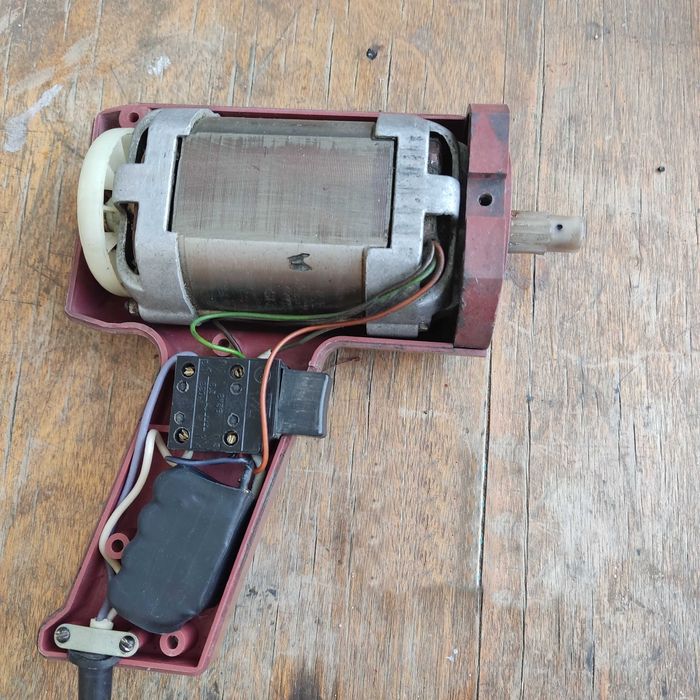 дрель советская 100000 сум