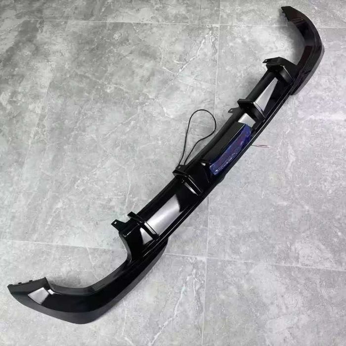 Difuzor LED Bara Spate M BMW G20 G21, Evacuari Duble, 340 style, Lip