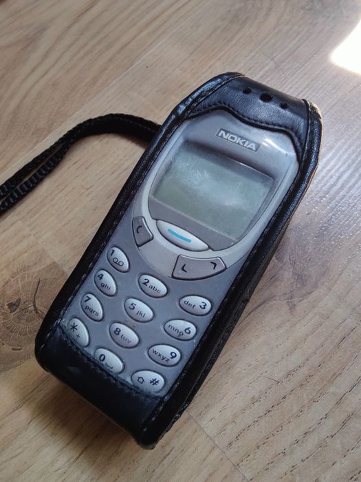 Nokia 3310 gri + husa originala