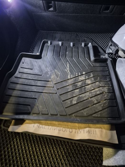 Продам полики резиновые на Exeed rx