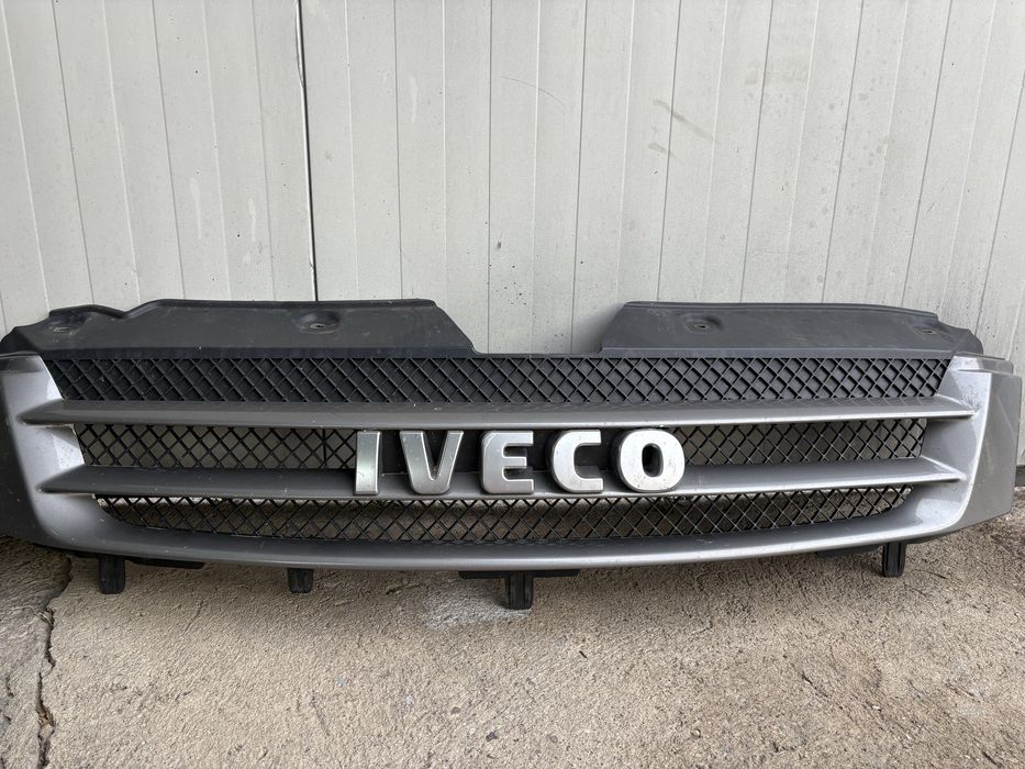 Централна решетка за Ивеко 4 / Iveco IV