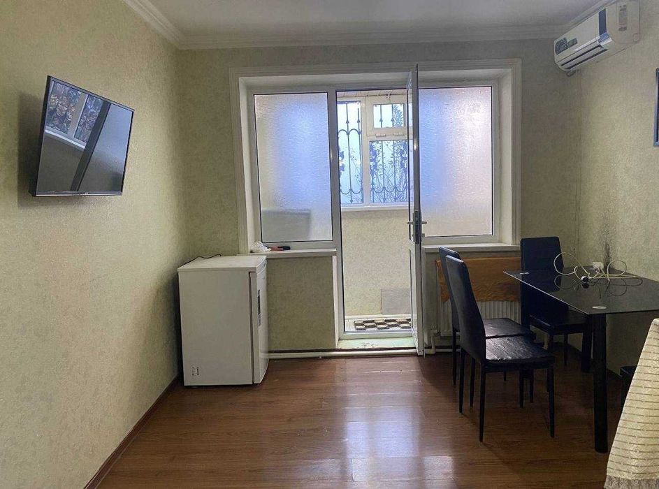 СРОЧНО Азиз Бозор тарафда 1 хонали квартира ижарага берилади!!!