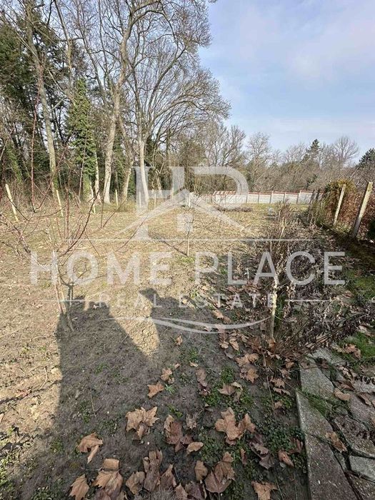 Парцел 1250 кв.м. с постройка в м-ст Боровец Север