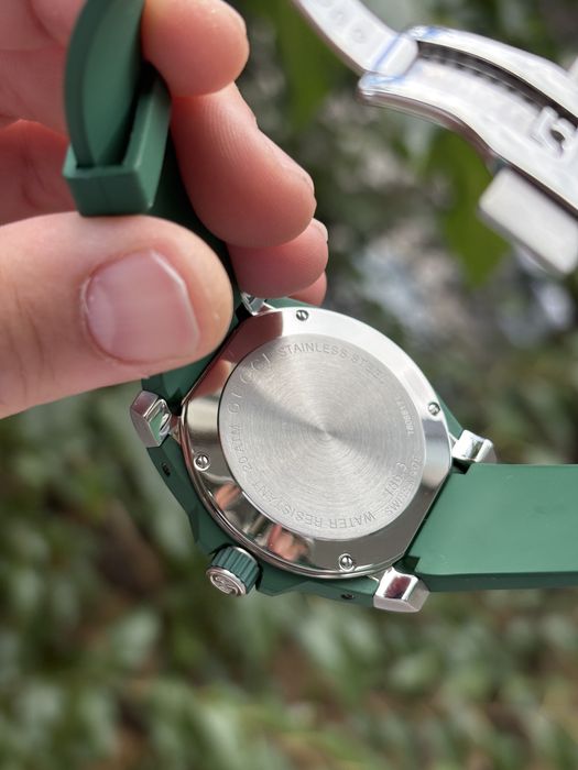 Gucci Dive Swiss Made-YA136310