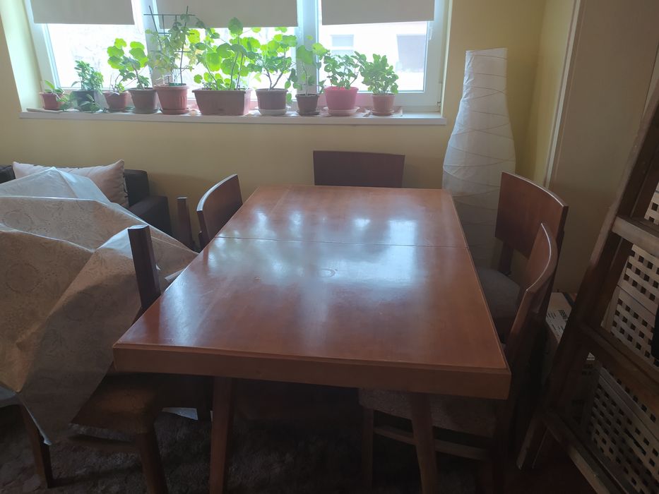 Ретро холн. маса разтегателна 190-90-78-6 бр.масив.столове кресла 2 бр