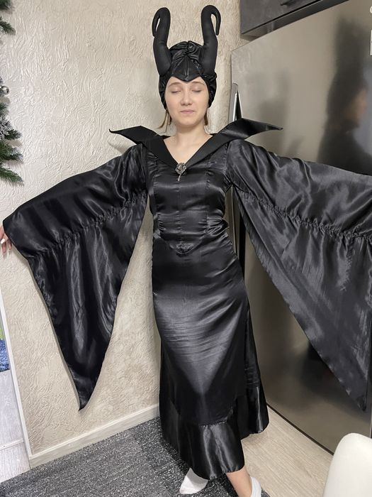 Продам карнавальный костюм Малефесенты