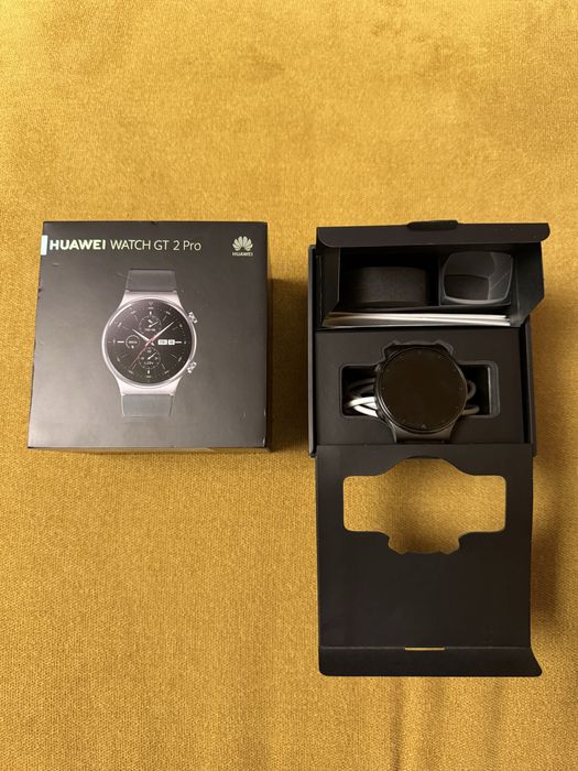 Смарт часовник Huawei Watch GT 2 Pro – отлично състояние