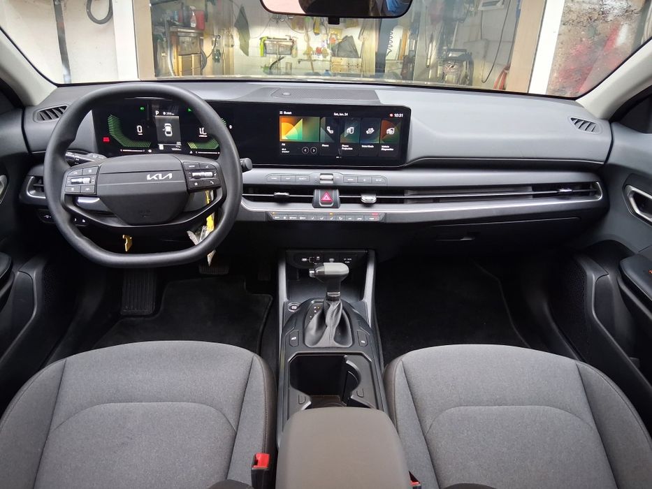 Киа   К4  LX 2.0  18500km