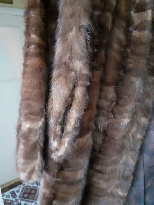 Haina blana nurca marimea 44