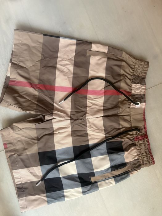 Burberry Shorts – Размер M
