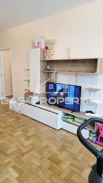 Продава се Тристаен апартамент в София, Слатина - 105 кв.м за 1530 €/кв.м - Снимка #1