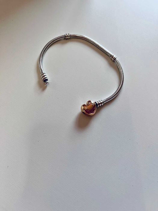 Гривна пандора със покритие сърце от розово злато