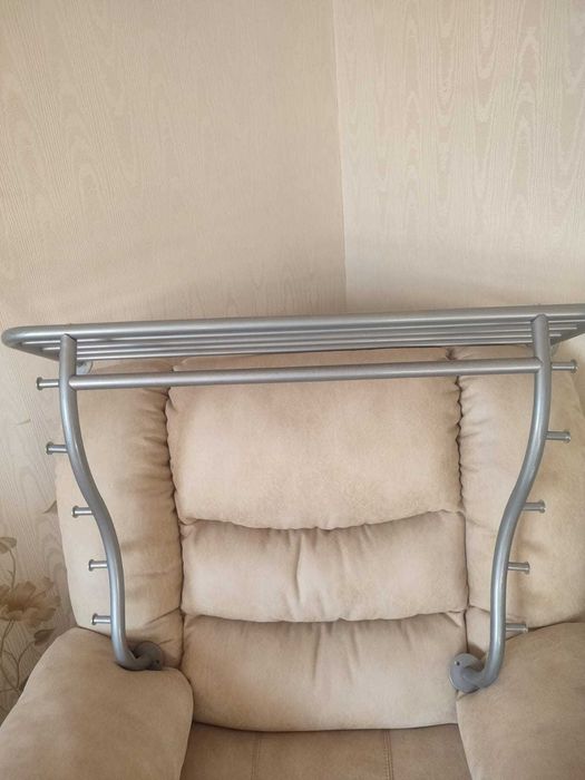 Вешалка в прихожую