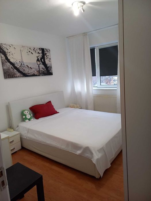 Inchiriez apt 2 camere  mobilat si utilat.