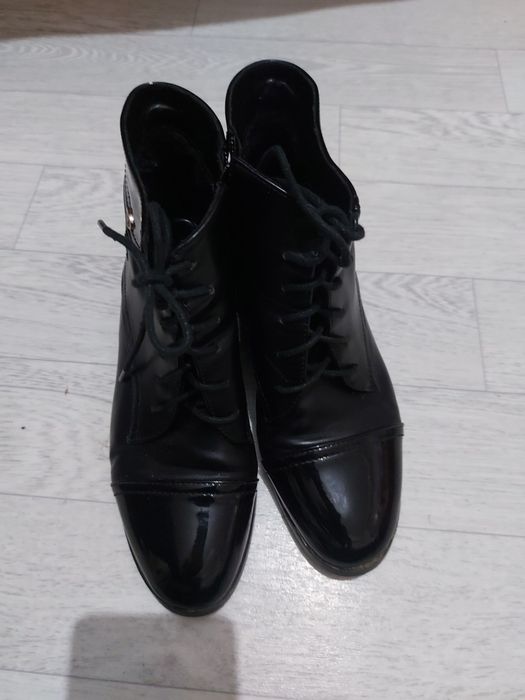 Сапожки демисезонные 37 размер.