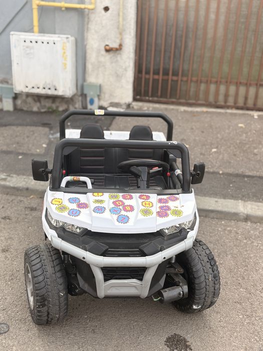 Masina electrica cu 2 locuri