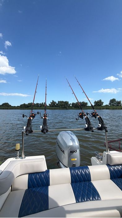 Barca Astromar 560