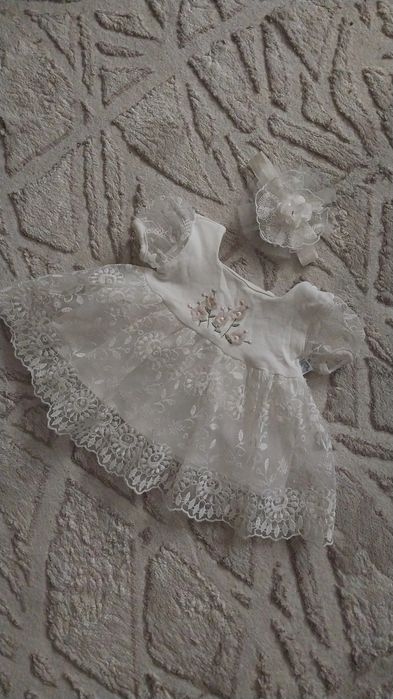 Шикарное белое детское платье