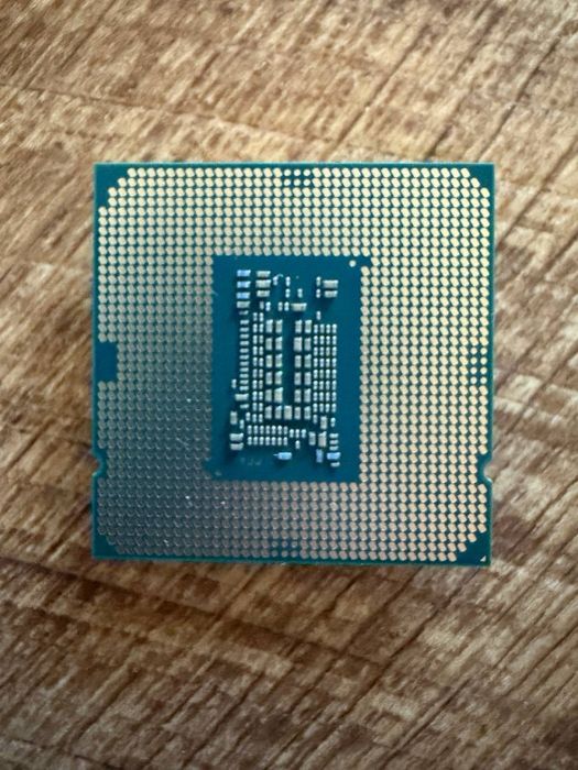 Продам процессор Intel Core i5-10400F (LGA1200)