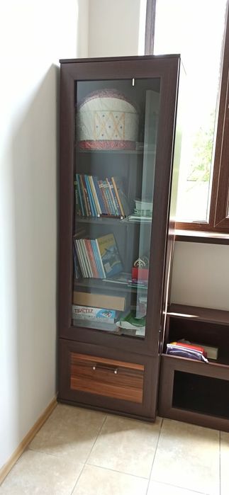 Подставка под телевизор в комплекте