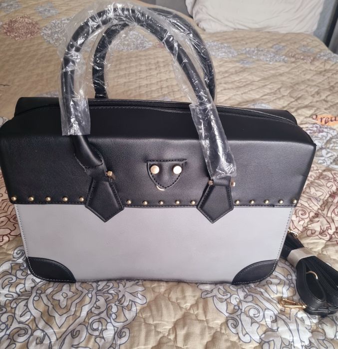 Poseta Geanta noua eleganta de la MoliMoi London