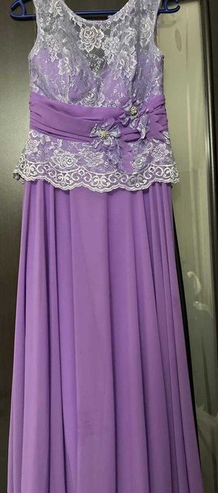 Продаю платья !!!