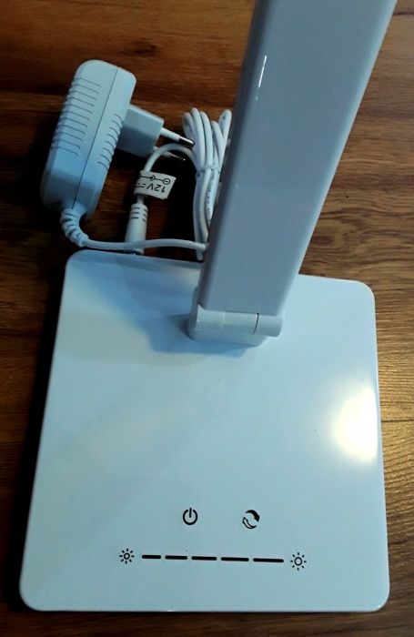 LAMPĂ DE BIROU electronica LEDURI, control culoare in 5 trepte - NOUĂ