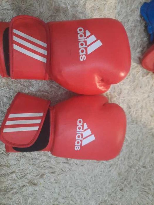 Echipament  box - casca, manusi, protectie