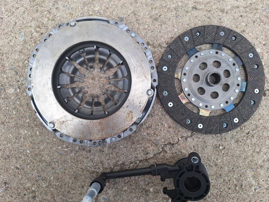 Комплект Съединител Нов Dacia Duster 1,5 dci 110 к.с  2008-2013 Година