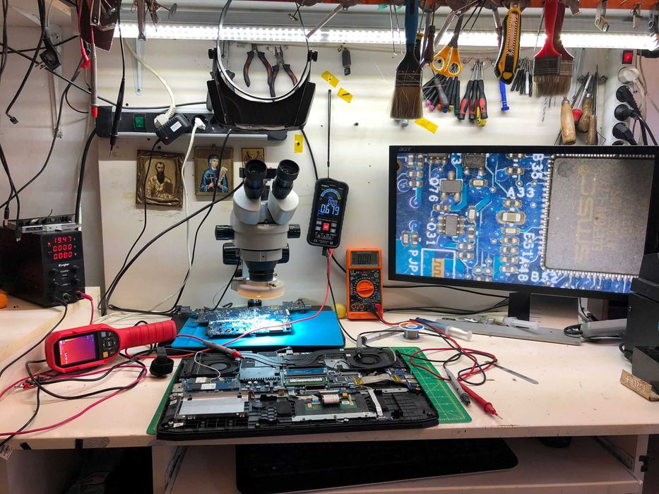 Reparatii Laptop, PS5, PS4, MacBook, Xbox