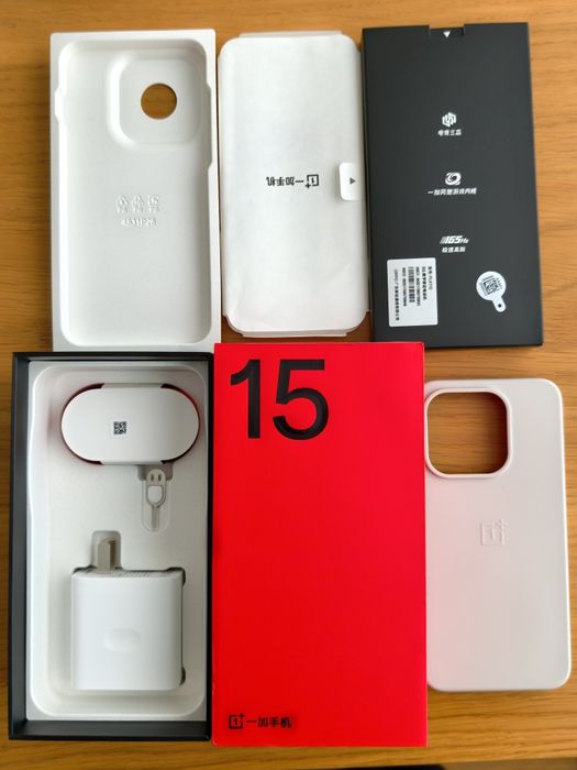 Oneplus 15 12/256GB Глобален ром/Заключен BL