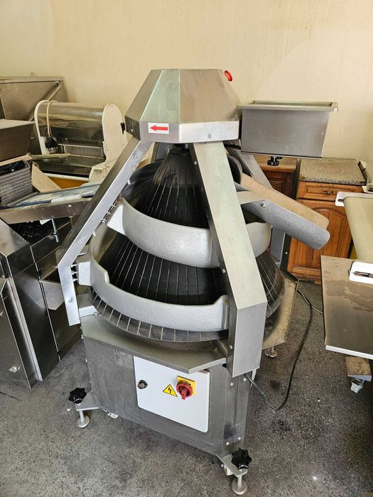 ОБУРУДВАНЕ ЗА ПРОИЗВОДСТВО НА ТЕСТЕНИ ЗАКУСКИ