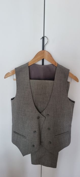 Продам костюм тройку