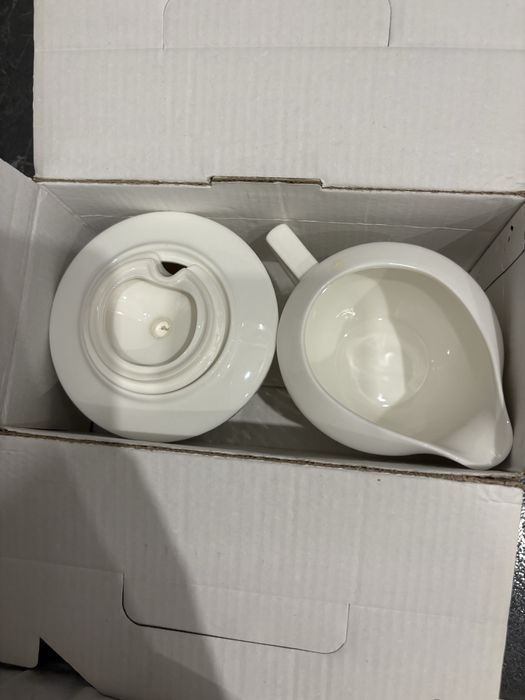 молочница с сахарницей