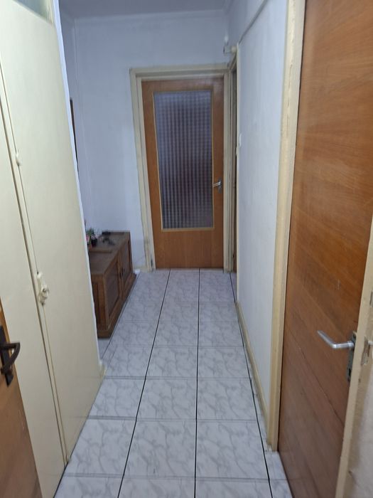 Închiriez garsoniera Trivale