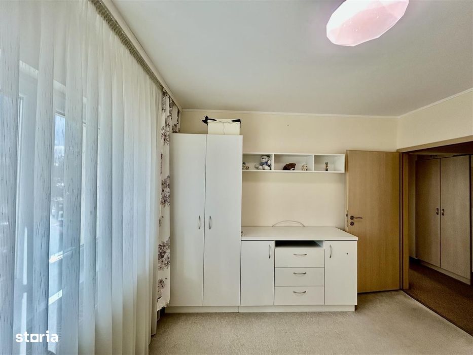 Apartament de închiriat în Sibiu – 3 camere, decomandat, 2 băi, 80 mp