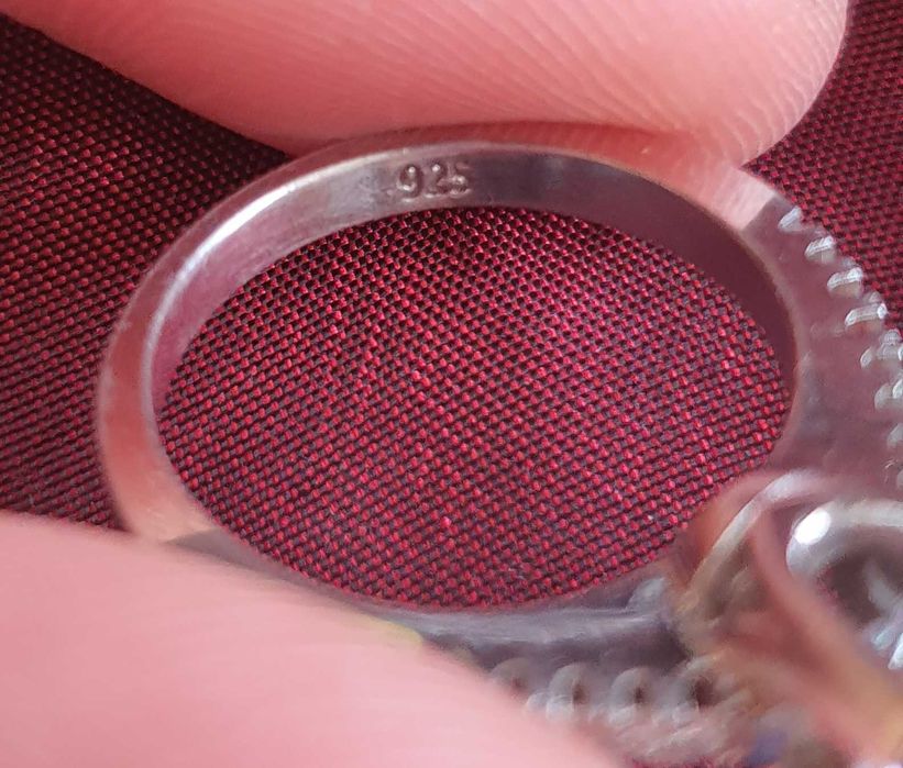 Сребърни пръстени с камъни 25 лева.