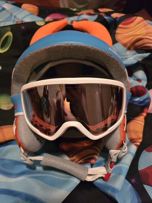 Детска каска и маска за ски