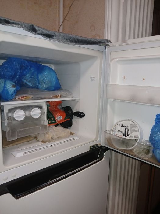 Muzlatkich sotiladi xolati zoʼr ishlodi umuman kamchiligi yoʼq